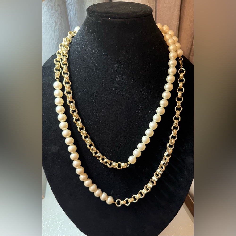 Vintage Gold and Pearl Necklace